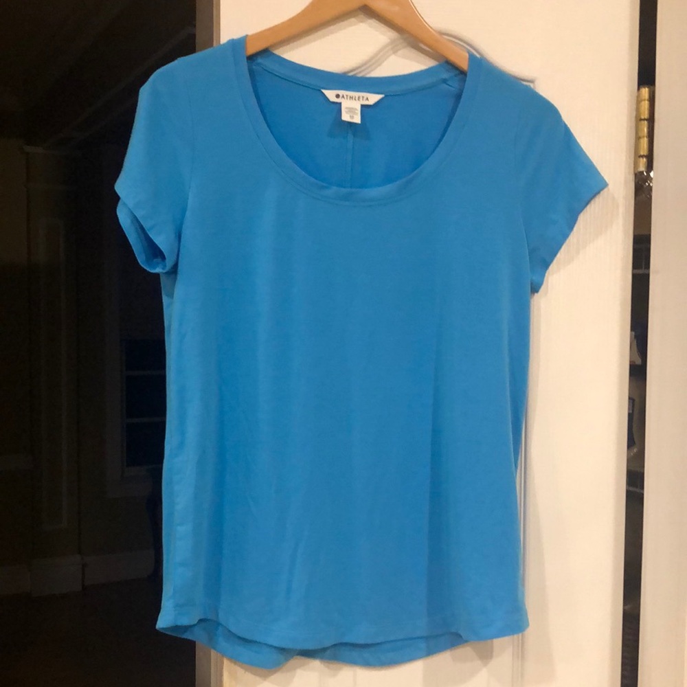 Athleta short sleeve blue top in xs